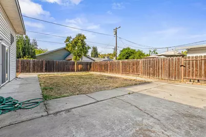 1947 Rosecrans Way, Stockton, CA 95207 - Photo 17