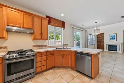 2889 Sierra Gold Court, Riverbank, CA 95367 - Photo 9