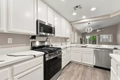 9080 Pebble Field Way, Sacramento, CA 95829 - Photo 5