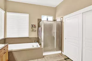 4001 Cortona Dr, Modesto, CA 95356 - Photo 43
