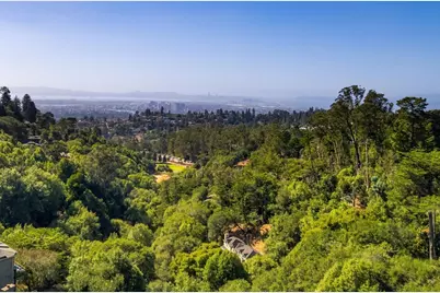 6090 Girvin Drive, Oakland, CA 94611 - Photo 3