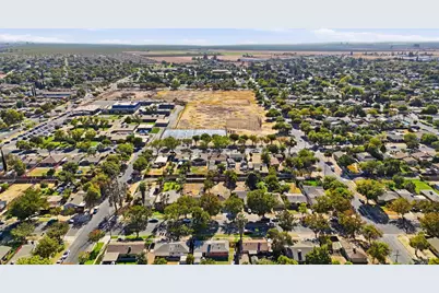 832 W 9th Street, Merced, CA 95341 - Photo 27