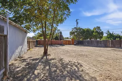 832 W 9th Street, Merced, CA 95341 - Photo 23