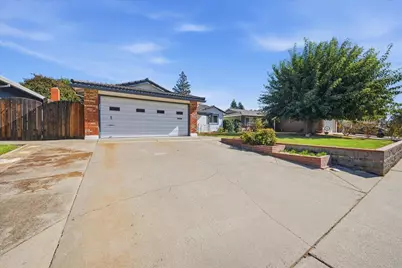 2825 Sandbrook Court, Sacramento, CA 95826 - Photo 11