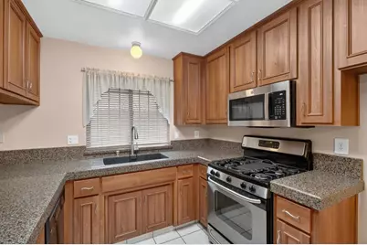 6816 Bronze Oak Court, Elk Grove, CA 95758 - Photo 13