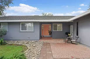 10446 Aleilani Ln, Elk Grove, CA 95624 - Photo 5