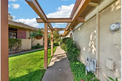 2451 Macarthur Parkway, Lodi, CA 95242 - Photo 3