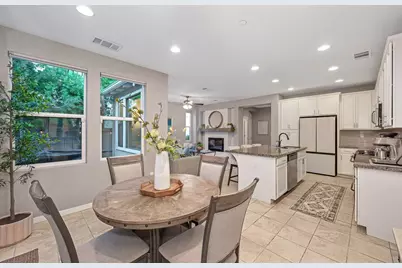 3204 Dullanty, Sacramento, CA 95816 - Photo 17