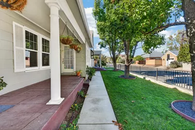 1300 37th Street, Sacramento, CA 95816 - Photo 7