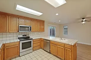 525 Kirst Dr, Woodbridge, CA 95258 - Photo 9