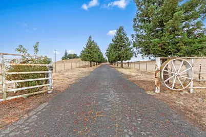 5610 E Highway 4, Farmington, CA 95230 - Photo 9