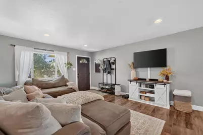 7022 Thomas Drive, North Highlands, CA 95660 - Photo 7