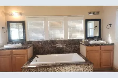 718 E Clinton Avenue, Fresno, CA 93704 - Photo 15