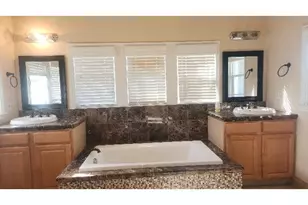 718 E Clinton Ave, Fresno, CA 93704 - Photo 15