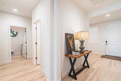 6141 E Peralta Way, Fresno, CA 93727 - Photo 13
