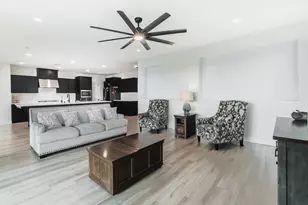 6141 E Peralta Wy, Fresno, CA 93727 - Photo 21