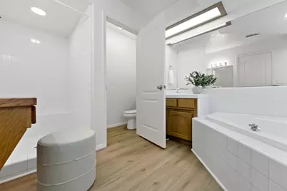 8847 N Woodrow Avenue, Fresno, CA 93720 - Photo 19