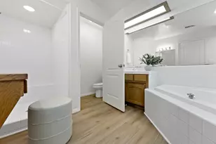 8847 N Woodrow Ave, Fresno, CA 93720 - Photo 19