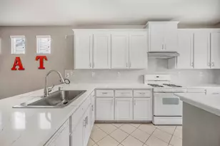 4626 W Javier Way, Fresno, CA 93722 - Photo 7