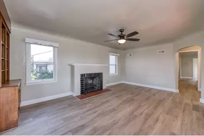 2004 N Maple Avenue, Fresno, CA 93703 - Photo 7