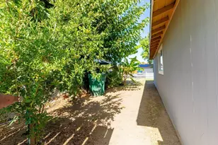 609 College Ave, Coalinga, CA 93210 - Photo 23