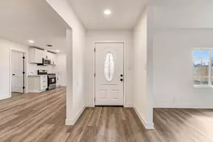 130 W Celeste Ave, Fresno, CA 93704 - Photo 5