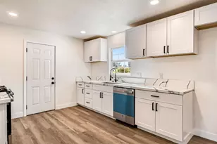 130 W Celeste Ave, Fresno, CA 93704 - Photo 13