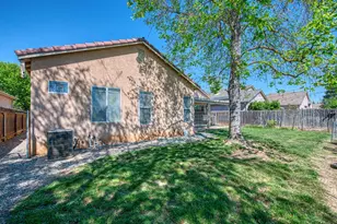 2381 E Christopher Dr, Fresno, CA 93720 - Photo 37
