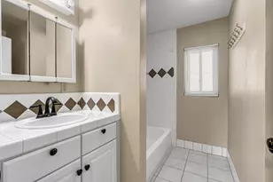 4033 E Brentwood Ave, Fresno, CA 93703 - Photo 15