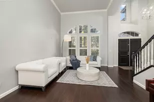 10340 N Sinclair Cir, Fresno, CA 93730 - Photo 11