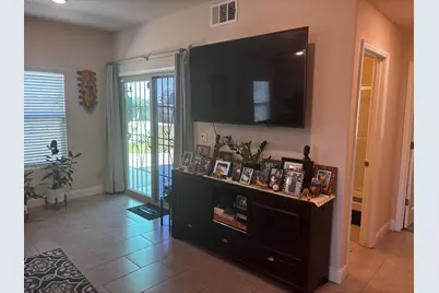 1614 N Barcus Avenue, Fresno, CA 93722 - Photo 9