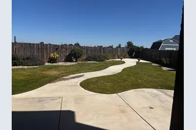 1614 N Barcus Avenue, Fresno, CA 93722 - Photo 35