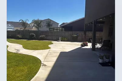 1614 N Barcus Avenue, Fresno, CA 93722 - Photo 41