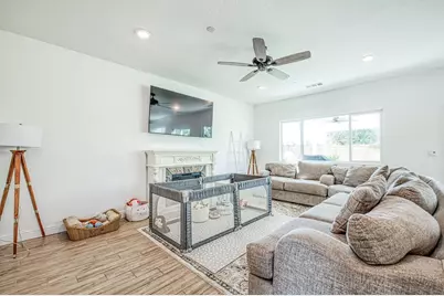 920 Ponderosa Way, Madera, CA 93636 - Photo 17