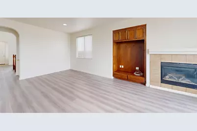 2555 S Lind Avenue, Fresno, CA 93725 - Photo 9