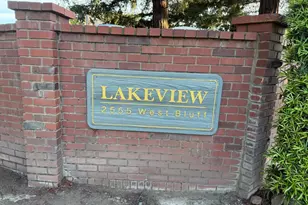 2555 W Bluff Ave, Fresno, CA 93711 - Photo 47