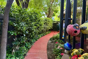2555 W Bluff Ave, Fresno, CA 93711 - Photo 35