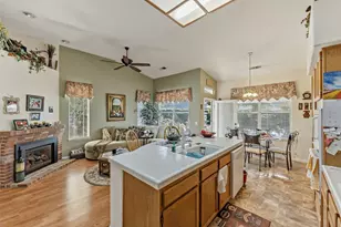 8613 N Whitney Ave, Fresno, CA 93720 - Photo 9