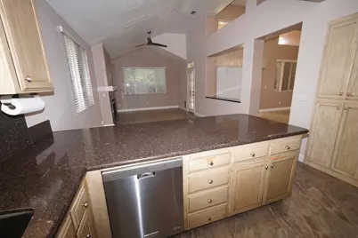 5919 W Chennault Avenue, Fresno, CA 93722 - Photo 21