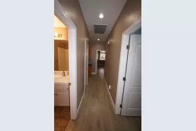 5919 W Chennault Avenue, Fresno, CA 93722 - Photo 29