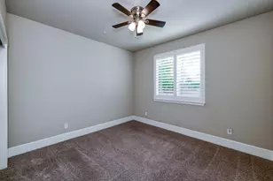 1813 N Paddington Ln, Clovis, CA 93619 - Photo 27