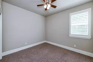 1813 N Paddington Ln, Clovis, CA 93619 - Photo 25