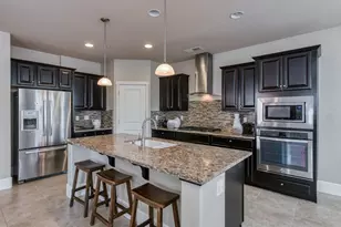 1813 N Paddington Ln, Clovis, CA 93619 - Photo 17