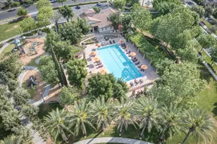 1813 N Paddington Ln, Clovis, CA 93619 - Photo 37
