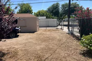 3244 E Pine Ave, Fresno, CA 93703 - Photo 9