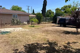 3244 E Pine Ave, Fresno, CA 93703 - Photo 7