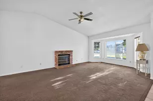 3392 N Forestiere Ave, Fresno, CA 93722 - Photo 9
