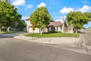 3392 N Forestiere Ave, Fresno, CA 93722 - Photo 3