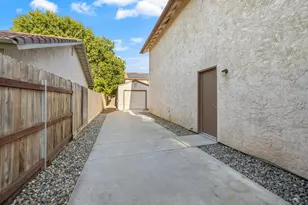 3392 N Forestiere Ave, Fresno, CA 93722 - Photo 43