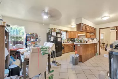 535 N Wilson Avenue, Fresno, CA 93728 - Photo 9